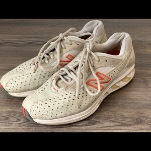 New balance shoes